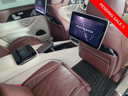 Certified 2025 Mercedes-Benz Maybach GLS 600 4MATIC image 32