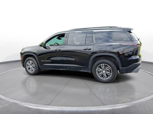 Used 2025 Chevrolet Traverse LT FWD image 5