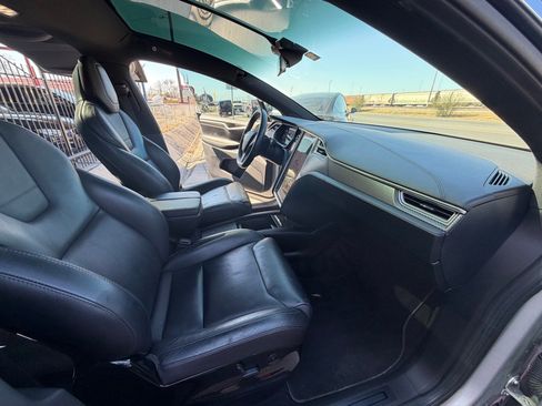 Used 2016 Tesla Model X image 35