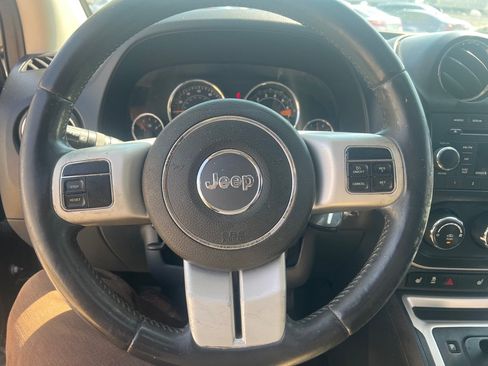 Used 2015 Jeep Compass High Altitude FWD image 22