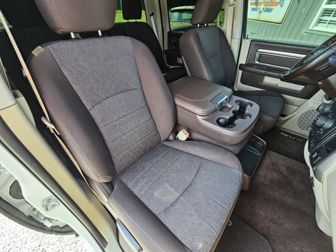 Used 2019 RAM 1500 Big Horn AWD/4WD image 36