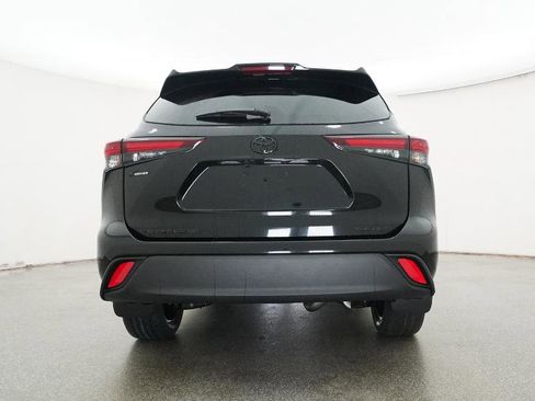 New 2026 Toyota Highlander XLE image 18