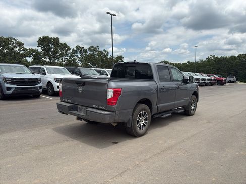 Used 2024 Nissan Titan SV w/ SV Convenience Package AWD/4WD image 3