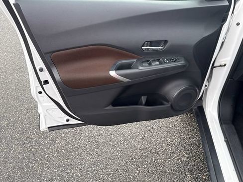 Used 2023 Nissan Kicks SR FWD image 10
