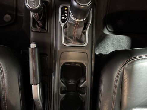 Used 2021 Jeep Wrangler Unlimited Rubicon AWD/4WD image 31