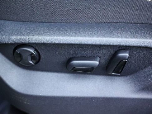 New 2026 Volkswagen Atlas Cross Sport SE image 37