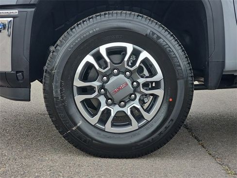 New 2025 GMC Sierra 3500 SLE image 18
