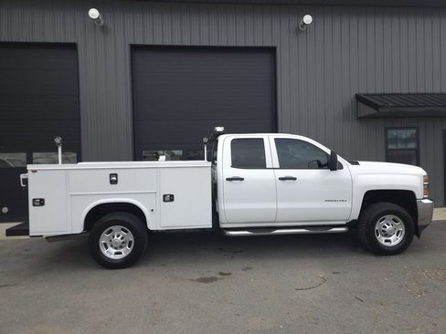 Used 2018 Chevrolet Silverado 2500 W/T AWD/4WD image 5