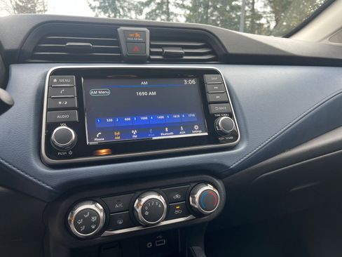 Used 2025 Nissan Versa SV FWD image 20