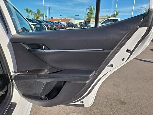 Used 2023 Toyota Camry SE image 27
