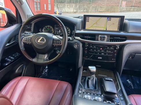 Used 2019 Lexus LX 570 4WD image 19