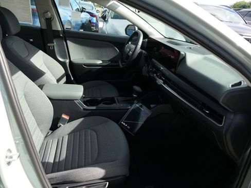 New 2025 Kia K4 EX image 23