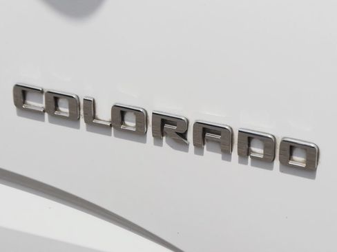 Used 2015 Chevrolet Colorado LT w/ Luxury Package RWD image 50