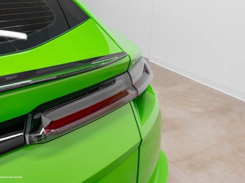Used 2024 Lamborghini Urus Performante AWD/4WD image 18