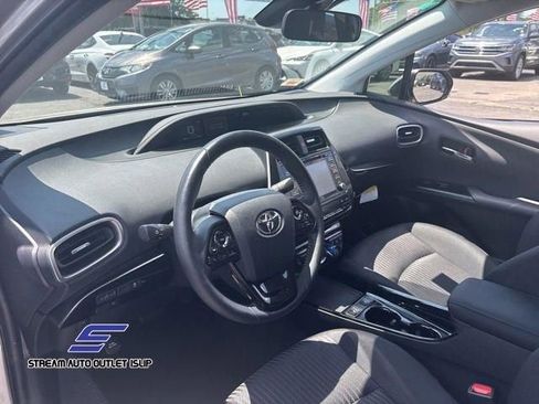 Used 2022 Toyota Prius Prime LE image 25
