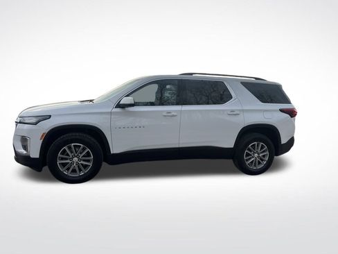 Used 2023 Chevrolet Traverse LT image 2