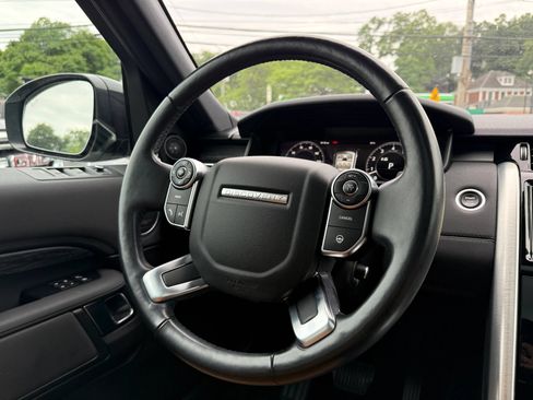 Used 2018 Land Rover Discovery HSE AWD/4WD image 18