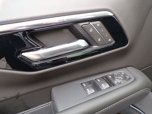 New 2026 Chevrolet Suburban Premier AWD/4WD image 14
