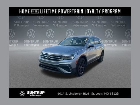 Used 2024 Volkswagen Tiguan SE FWD image 1