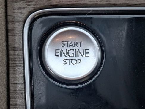 Used 2018 Volkswagen Passat 2.0T SE image 22