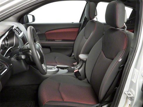 Used 2013 Dodge Avenger SXT w/ Blacktop Pkg FWD image 11