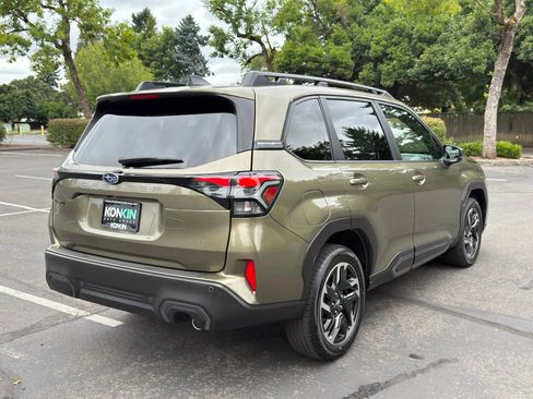 Used 2025 Subaru Forester Limited image 6