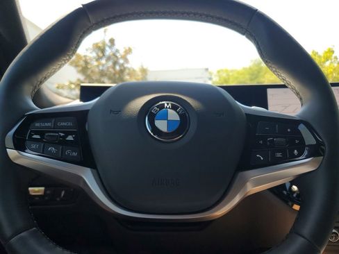 Used 2025 BMW 330i xDrive Sedan AWD/4WD image 24