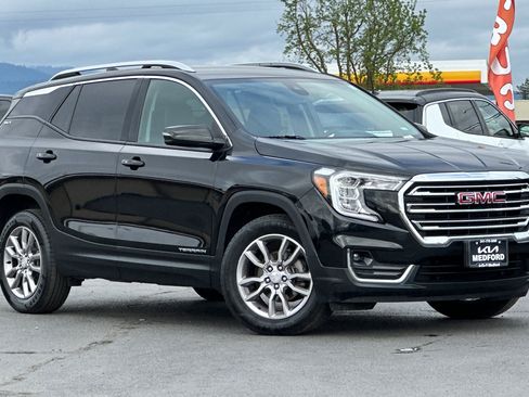 Used 2024 GMC Terrain SLT AWD/4WD image 2