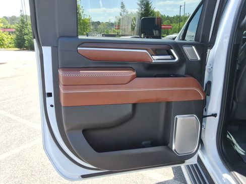 Used 2025 GMC Sierra 2500 Denali Ultimate AWD/4WD image 19