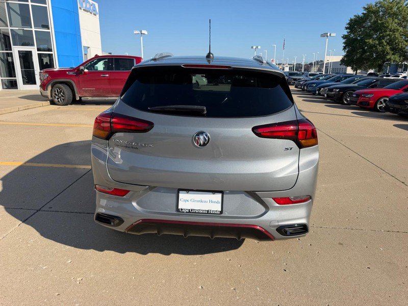 Used 2023 Buick Encore GX Select w/ Sport Touring Package FWD image 3