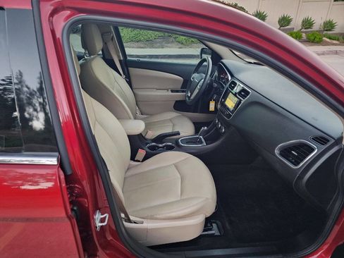 Used 2011 Chrysler 200 Limited image 15