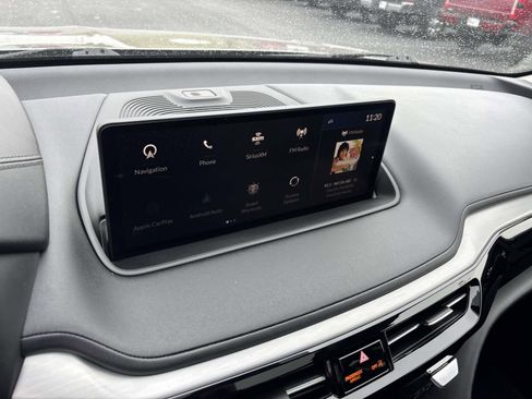 Used 2023 Acura MDX SH-AWD w/ Technology Package image 22