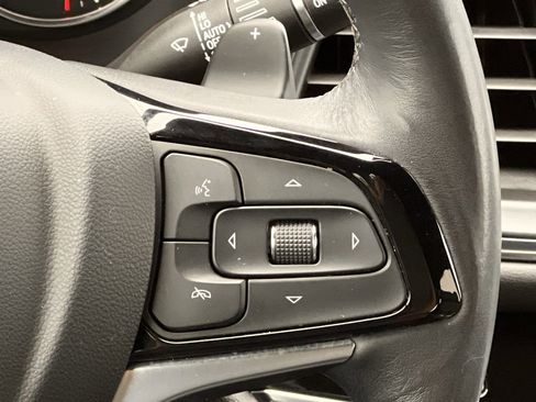 Used 2023 Buick Enclave Avenir image 16