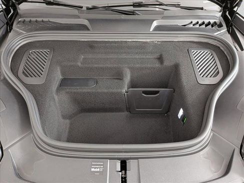 New 2026 Porsche Macan Electric image 26