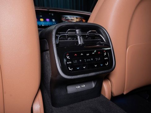 New 2026 Mercedes-Benz E 350 4MATIC Sedan image 25