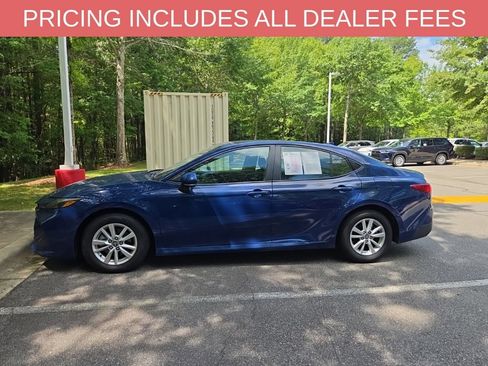 Used 2025 Toyota Camry LE FWD image 4