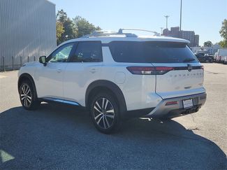 New 2025 Nissan Pathfinder Platinum w/ Cargo Package video 3