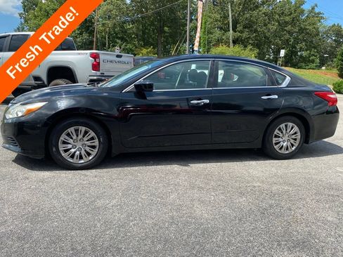 Used 2016 Nissan Altima 2.5 S w/ Power Driver Seat Package FWD image 5