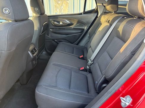 Used 2024 GMC Terrain SLE w/ Driver Convenience Package image 12