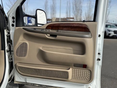 Used 2002 Ford F350 Lariat image 35