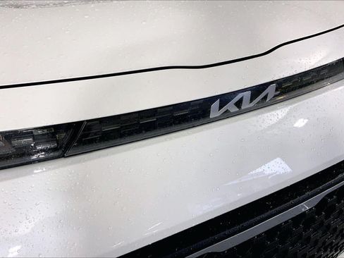 Certified 2025 Kia Soul LX w/ LX Technology Package FWD image 28