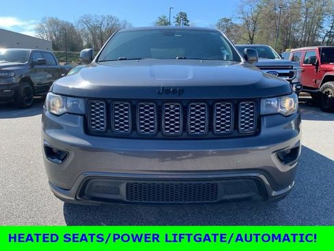 Used 2017 Jeep Grand Cherokee Altitude image 2