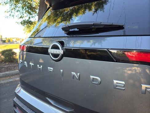 Certified 2024 Nissan Pathfinder SV image 14