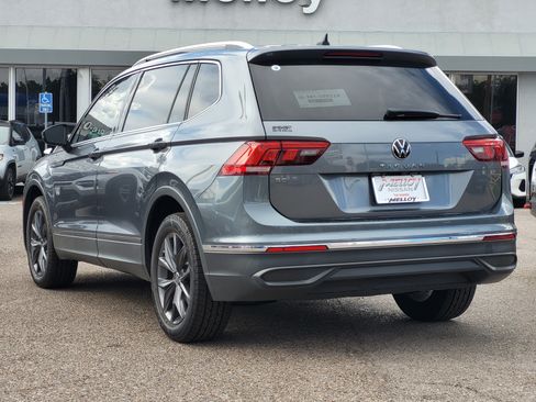 Used 2022 Volkswagen Tiguan SE FWD image 6