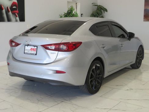 Used 2017 MAZDA MAZDA3 Touring image 3