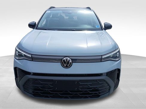New 2026 Volkswagen Taos SE image 8