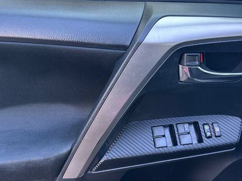 Used 2014 Toyota RAV4 XLE FWD image 11