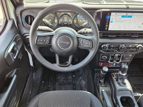 Used 2024 Jeep Wrangler Unlimited Rubicon 4xe AWD/4WD image 14