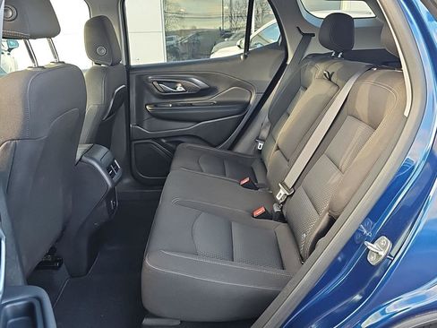 Used 2023 GMC Terrain SLE w/ Driver Convenience Package image 10