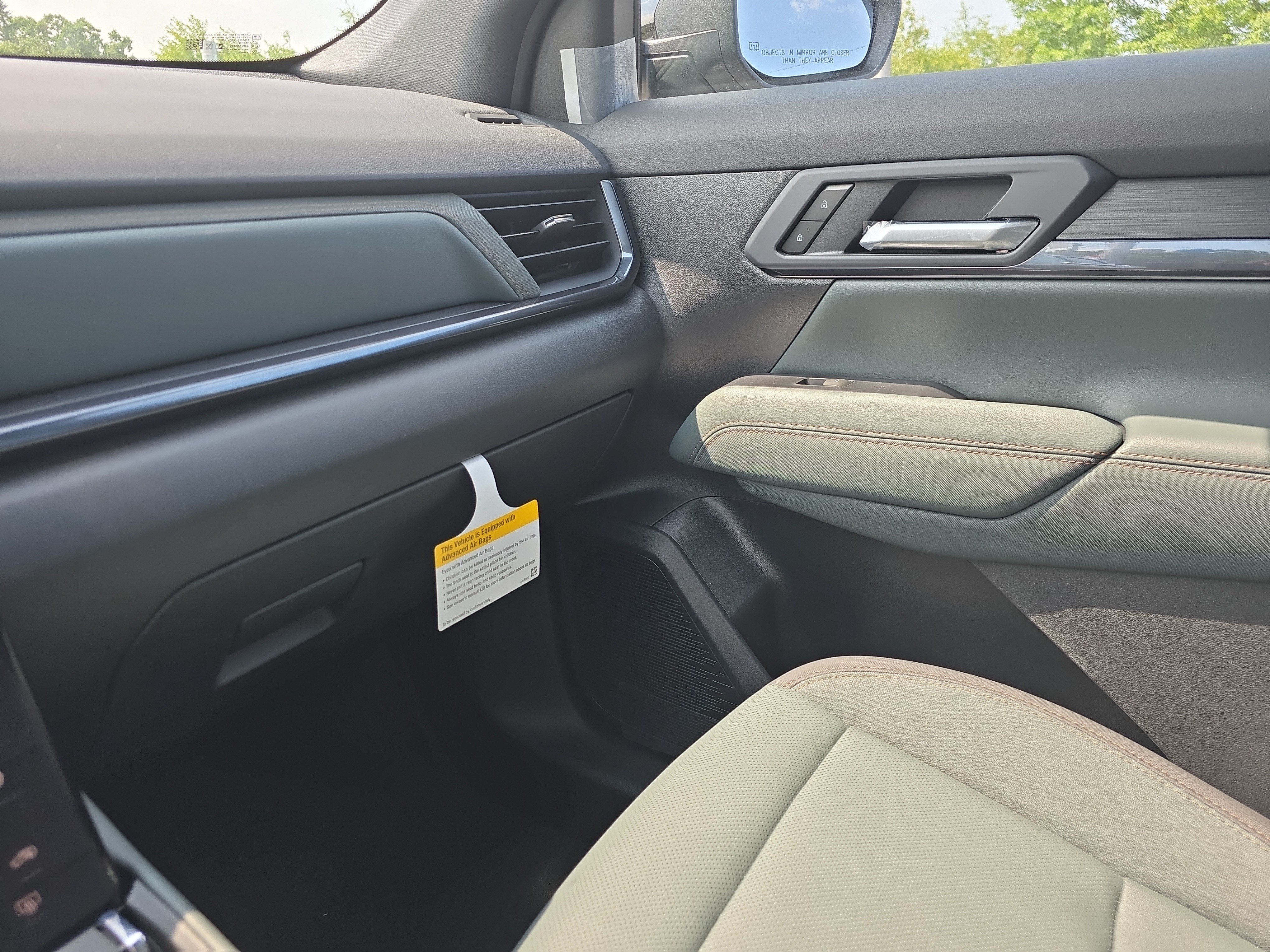 New 2027 GMC Terrain AT4 w/ LPO, Floor Liner Package AWD/4WD image 31